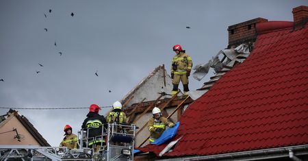 Trąba powietrzna w Dobrzycy. Żywioł zniszczył domy