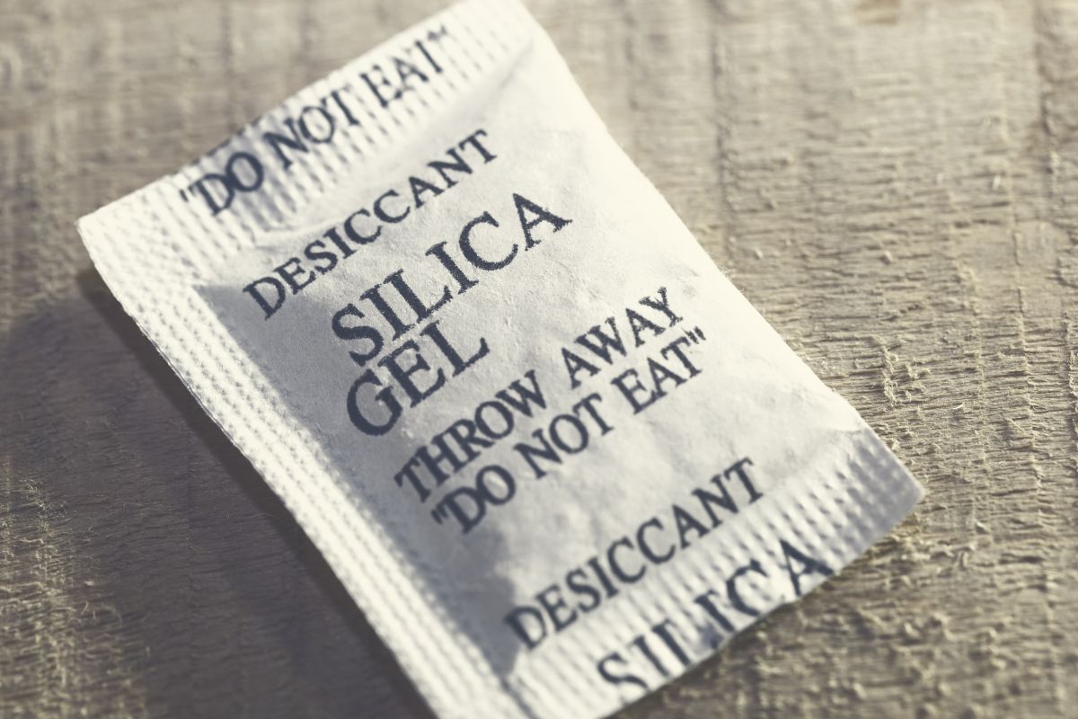 Dlaczego lepiej nie wyrzucać silica gel?