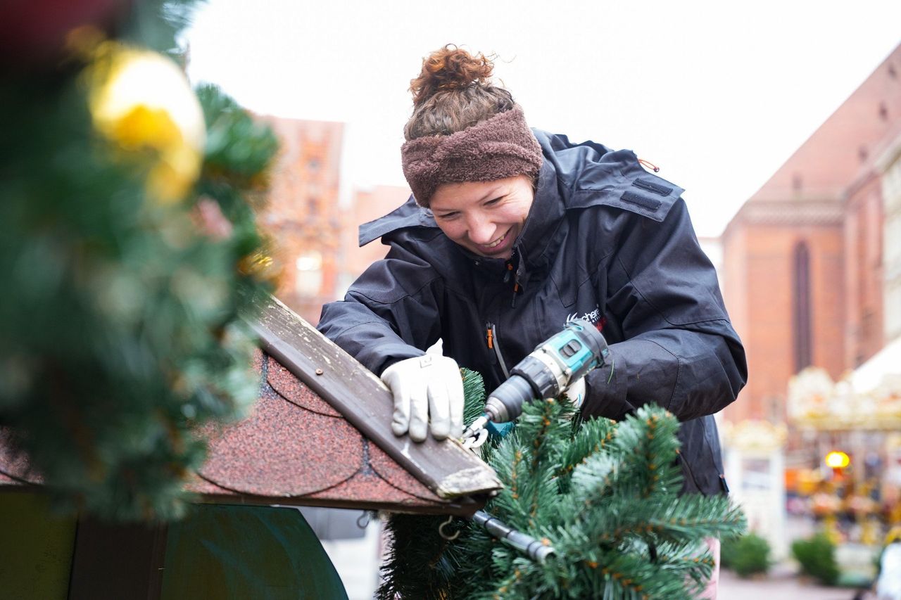 Toruń: Toruński Jarmark Bożonarodzeniowy wystartował! Na mieszkańców czekają świąteczne pyszności i wiele atrakcji