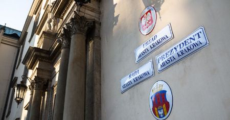 Tajemniczy darczyńca. Przelał 10 milionów złotych władzom Krakowa