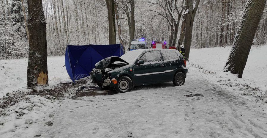 88-letni kierowca zginął. Tragiczny wypadek pod Olsztynem