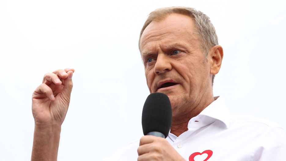 Sopot, 27.08.2023. Kampania wyborcza do parlamentu 2023. Przewodniczący Platformy Obywatelskiej Donald Tusk podczas wiecu wyborczego na Placu Przyjaciół Sopotu w Sopocie, 27 bm. (mr) PAP/Piotr Matusewicz