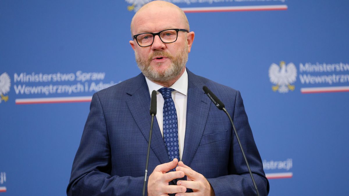 Adriana Porowska, Maciej Duszczyk
Warszawa, 05.12.2024. Podsekretarz stanu w MSWiA Maciej Duszczyk podczas konferencji prasowej w siedzibie Ministerstwa Spraw Wewn�trznych i Administracji w Warszawie, 5 bm. Tematem spotkania by� nowy nab�r wniosk�w dla organizacji pozarz�dowych na projekty integracyjne dla cudzoziemc�w legalnie przebywaj�cych w Polsce. (rg/zkoc) PAP/Rafa� Guz
Rafa� Guz
integracja cudzoziemc�w, konferencja prasowa, Ministerstwo Spraw Wewn�trznych i Administracji, MSWiA, polityka, spo�ecze�stwo obywatelskie