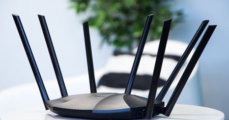 Router Tenda AC23 – szybkie i tanie Wi-Fi dla dużej rodziny