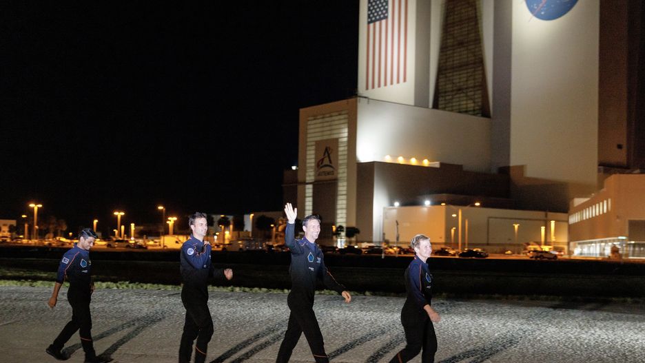 Members of Axiom Mission 4 (L-R), ISRO (Indian Space Research Organisation) astronaut Shubhanshu Shukla, Tibor Kapu of Hungary, ESA (European Space Agency) project astronaut Slawosz Uznanski-Wisniewski of Poland, and Peggy Whitson, former NASA astronaut and director of human spaceflight at Axiom Space, salute their family members on the way to Launch Complex 39A as part of launch preparations at NASA's Kennedy Space Center in Titusville, Florida, USA, 24 June 2025. Axiom 4 will launch in a new SpaceX Dragon spacecraft aboard a Falcon 9 rocket, marking the fourth private astronaut mission to the International Space Station. EPA/CRISTOBAL HERRERA-ULASHKEVICH Dostawca: PAP/EPA.