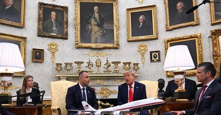 "Wstyd mi to mówić przy prezydencie Polski". Trump gorzko o Chicago