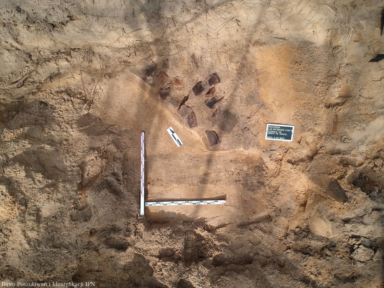 Archeolodzy IPN odkryli szczątki sześciu ofiar komunizmu z 1946 roku 