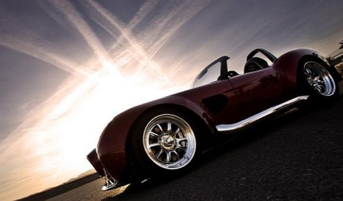 1025kg, 6.9 litra, 800KM mocy - AC Roadster nadchodzi