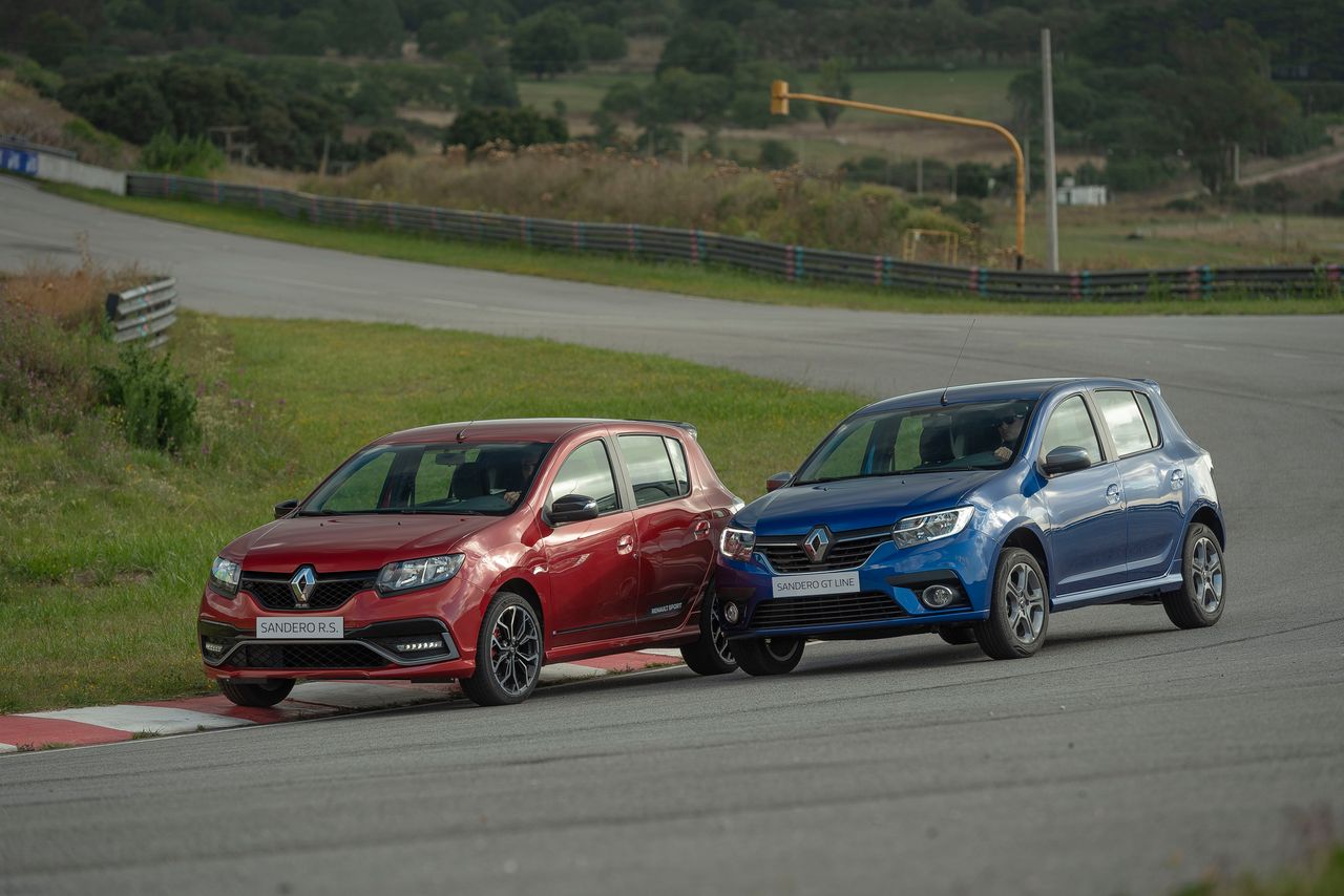 Renault Sandero RS kusi klasycznym, wolnossącym silnikiem o mocy 150 KM.