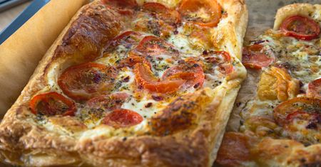 Szybka pizza na kolację. Jej zrobienie zajmuje mi dosłownie 5 minut