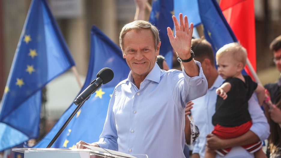 Donald Tusk podczas wiecu na Długim Targu w Gdańsku