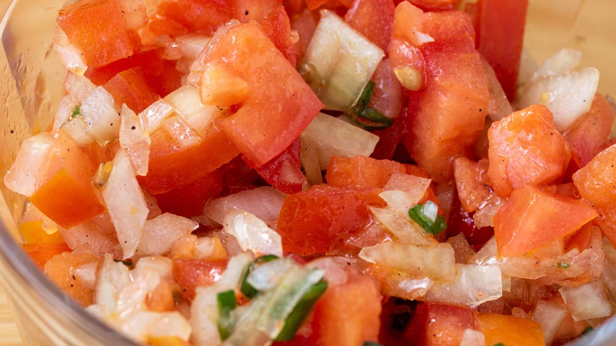 Brazylijska surówka z pomidorem