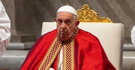 "Szok z powodu eskalacji przemocy". Watykan znowu to zrobił