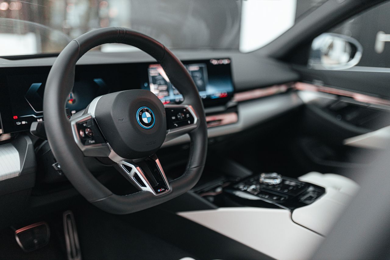 BMW i5 eDrive40