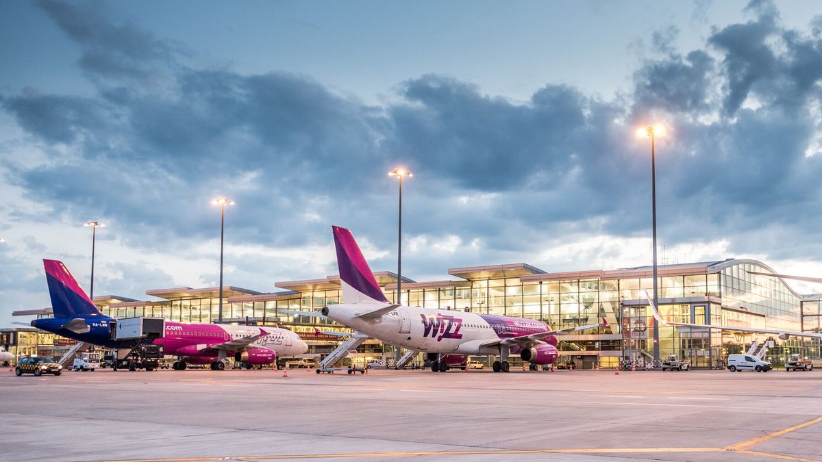 lotnisko samolot port lotniczy Wrocław wizzair wizz air