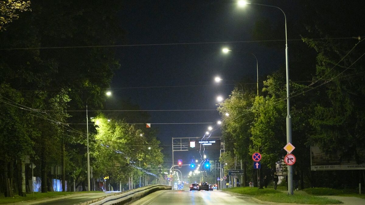 Latarnie w ciągu al. Kraśnickiej