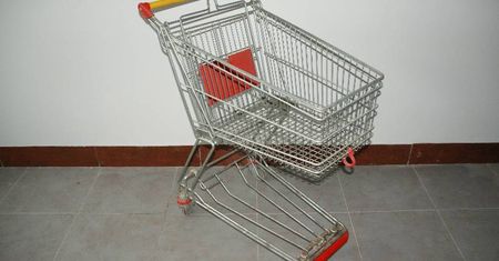 Ukradł wózek sklepowy, bo zawsze o takim marzył