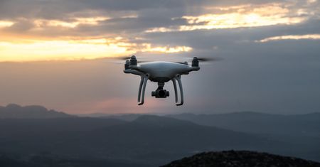 Dron, który nigdy nie wyląduje? Chińczycy testują nowy system