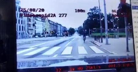 Przejechał na czerwonym świetle. Rowerzysta został ukarany wysokim mandatem