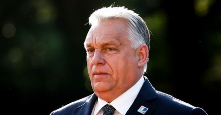 Oto podpis Viktora Orbana. "Nieczytelny i zamaszysty"