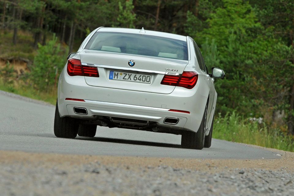 BMW serii 7 na rok 2013 - megagaleria niemieckiego okrętu flagowego 12