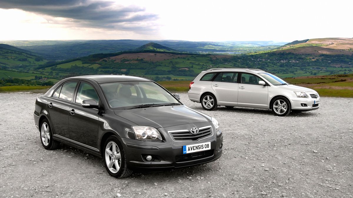 Toyota Avensis II