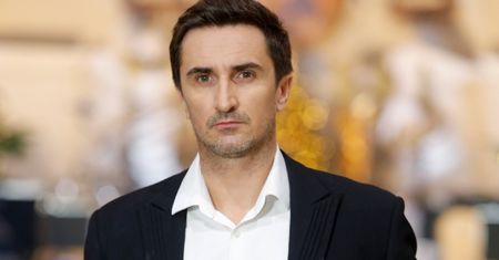 Sebastian Karpiel-Bułecka wstydził się, że ojciec zostawił jego matkę i opuścił rodzinę: "Kłamałem, że wyjechał"