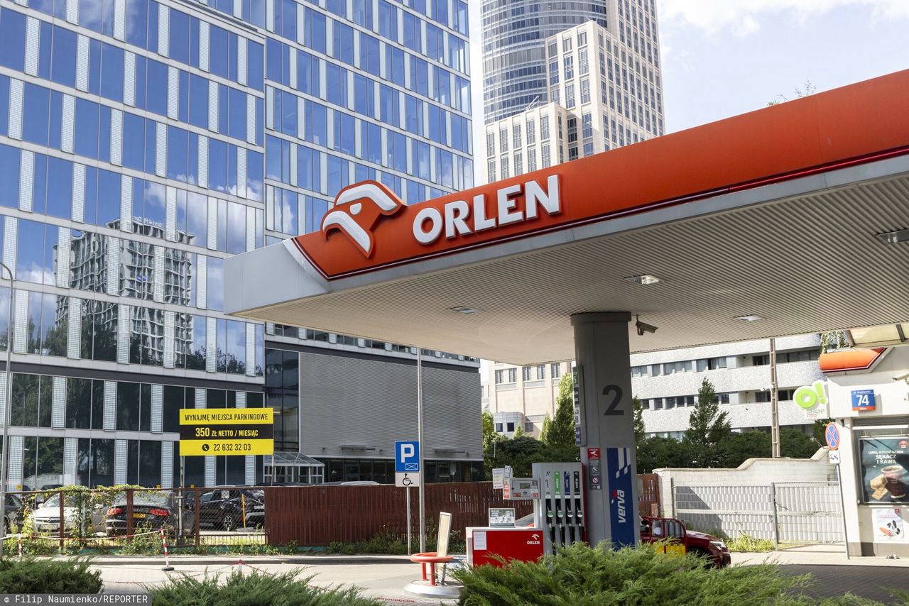 Spadek kursu Orlenu. Co się stało? Ekspert uspokaja
