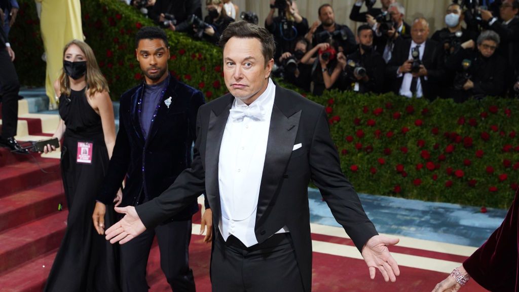 Elon Musk w smokingu