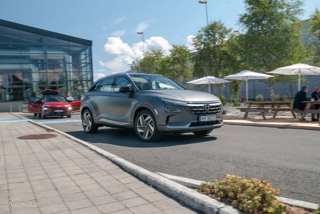 Oto Hyundai Nexo. Na pierwszy rzut oka nie widać, by miał napęd przyszłości