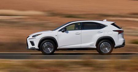 Chcesz kupić SUV-a, ale boisz się dużego spalania? Lexus ma rozwiązanie