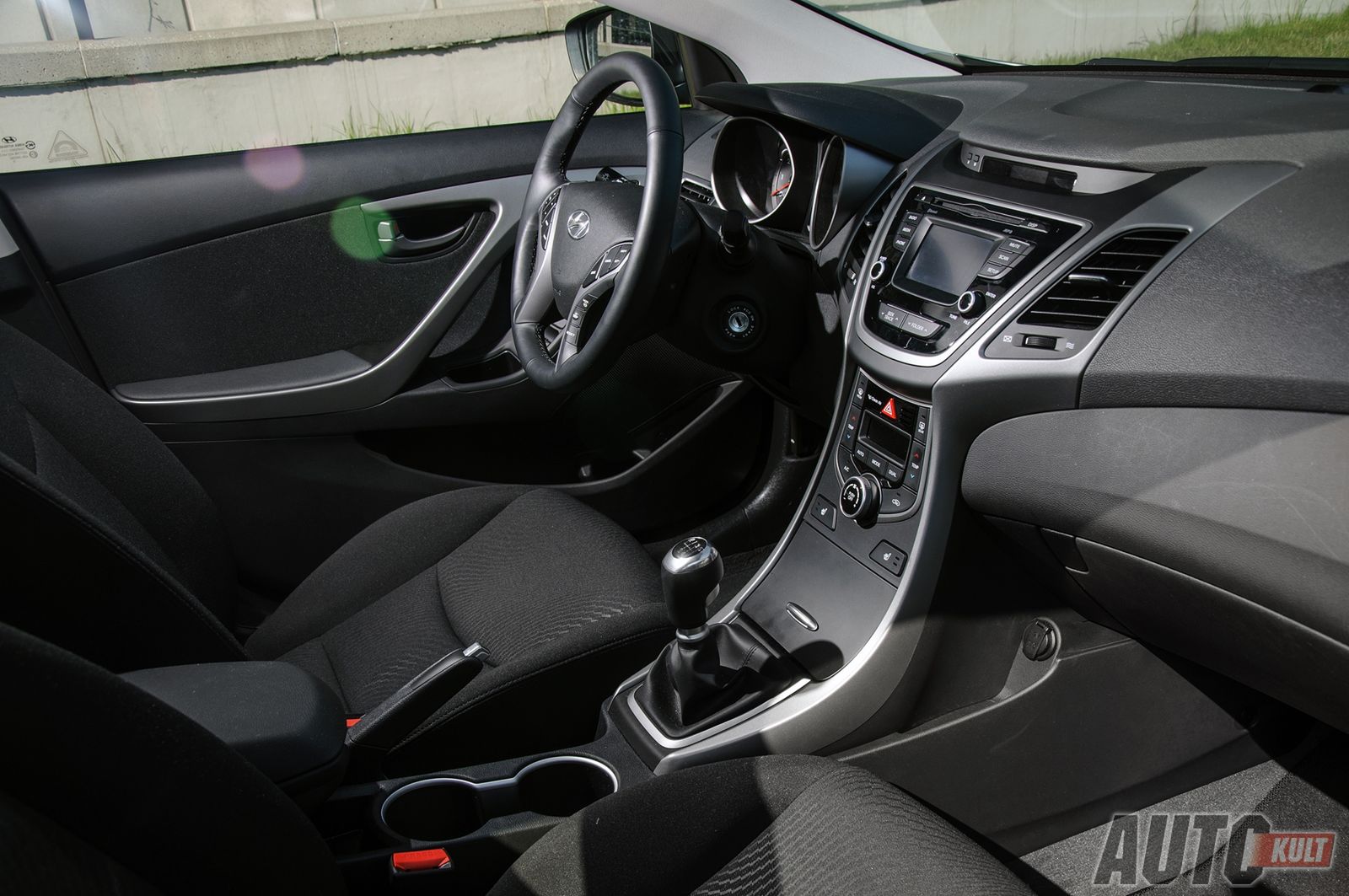 Hyundai Elantra 1,6 MPI Style - test [galeria zdjęć] 12
