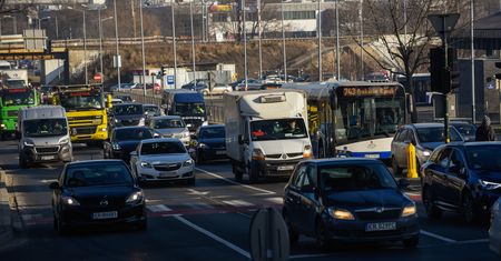 Ruch na drogach powoli wraca do normy. Musimy szykować się na większe korki