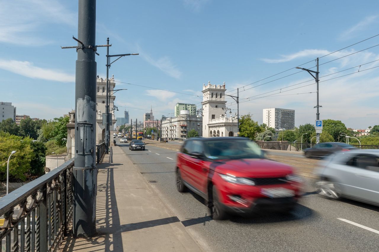 Dwa fotoradary mają zniknąć z mostu Poniatowskiego. Trzaskowski przeciwny