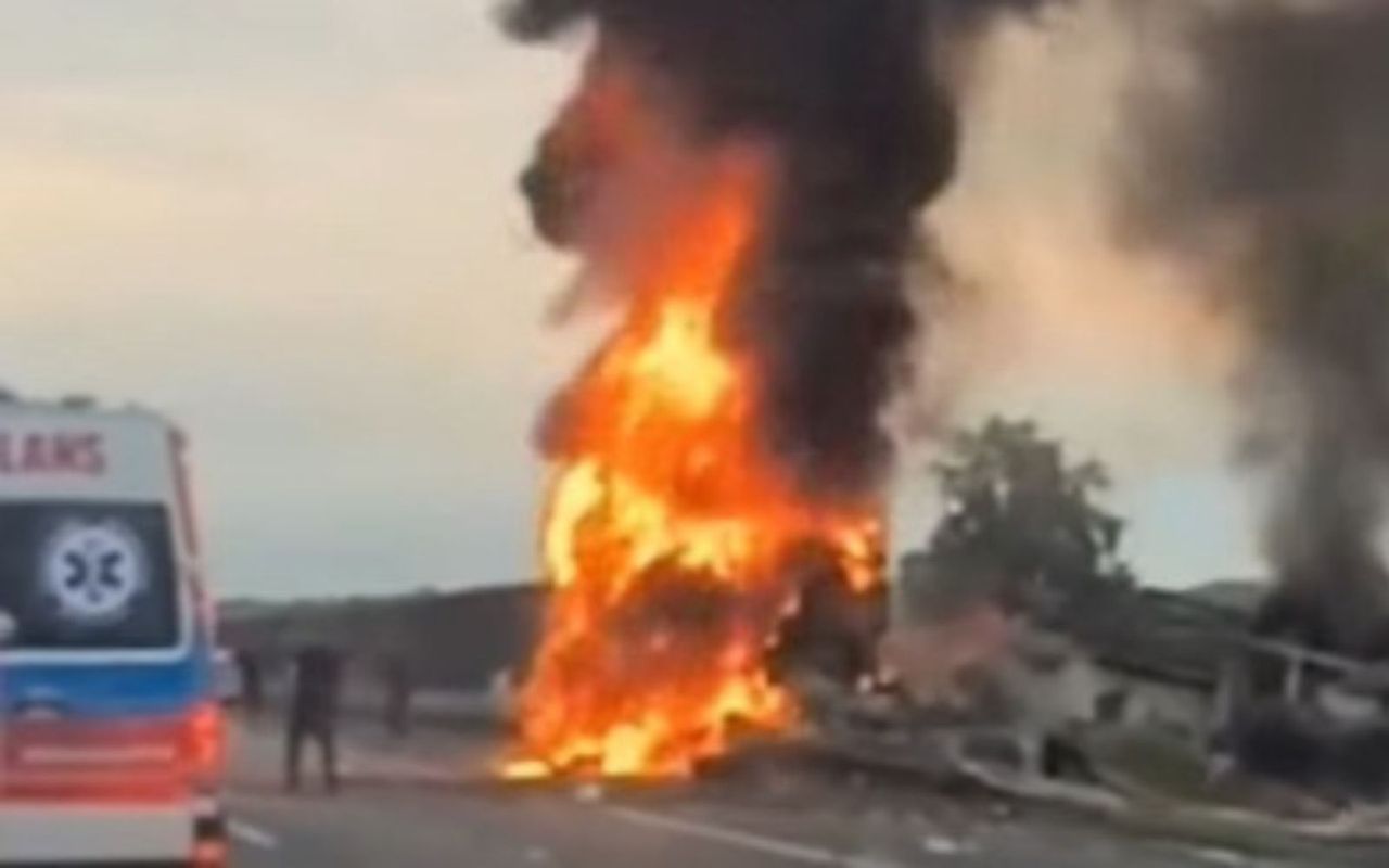 Wstrząsający wypadek na S5. Ciężarówka w płomieniach