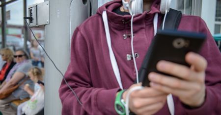 UOKiK: postępowanie przeciwko T-Mobile. Poszło o hasło: "1200 GB za darmo na rok"