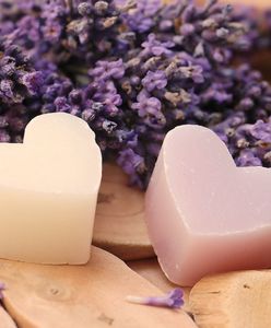 Wierszyki na walentynki 2021. Krótkie życzenia do wysłania na 14 lutego