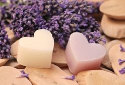 Wierszyki na walentynki 2021. Krótkie życzenia do wysłania na 14 lutego