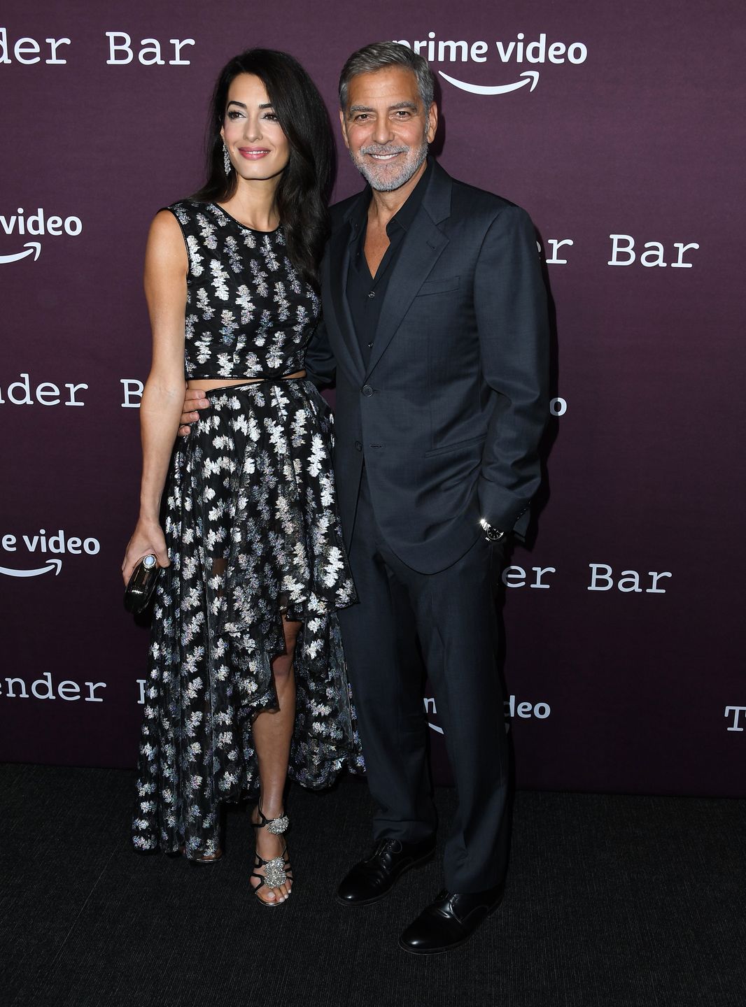 George Clooney i Amal Clooney pozują na premierze w Los Angeles