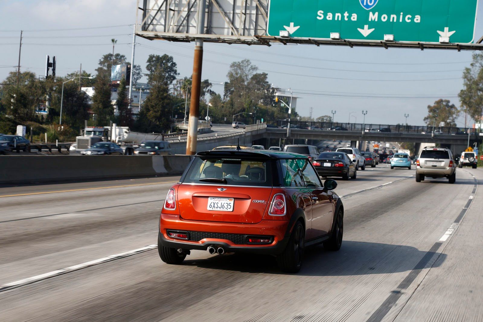 Galeria Mini jako celebracja sprzedaży półmilionowego egzemplarza w USA 141