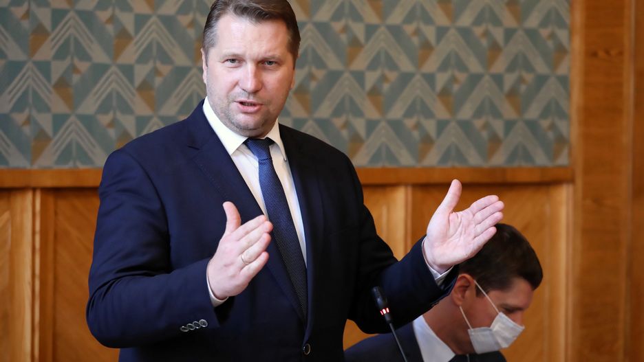 Podwyżki dla nauczycieli. Czarnek proponuje zmiany i przedstawia liczby