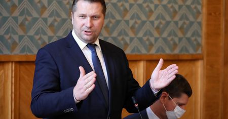 Podwyżki dla nauczycieli. Czarnek proponuje zmiany i przedstawia liczby