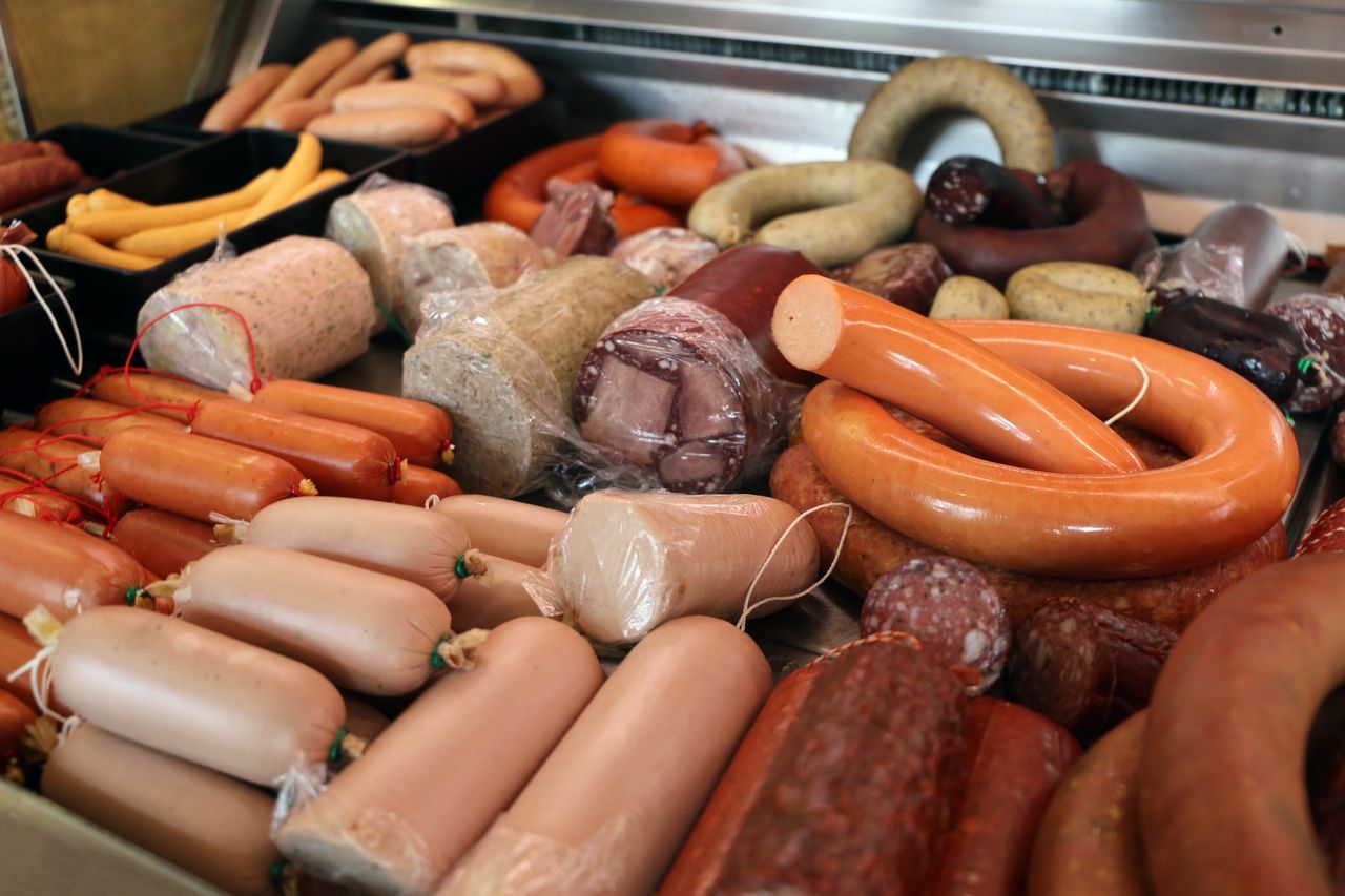 Kiełbasa czy parówka. Który produkt działa korzystniej na organizm?