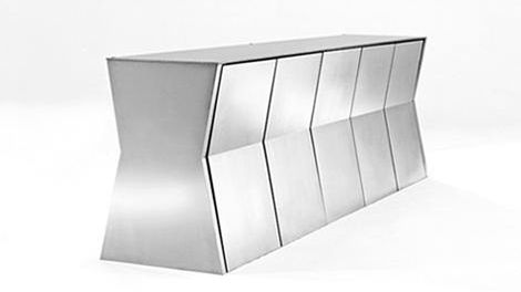 Stół jak monolit 1