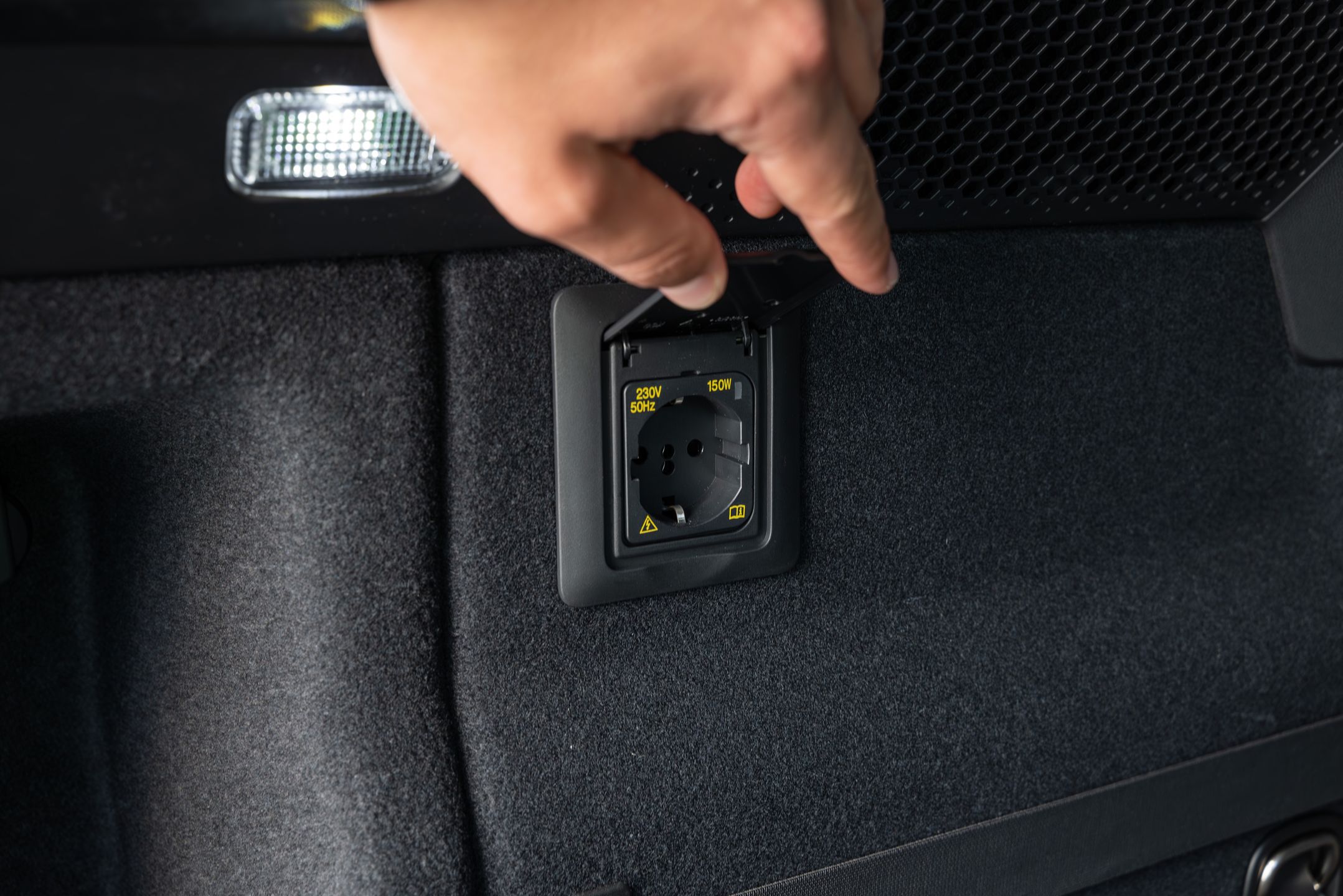 Porsche Macan Turbo EV