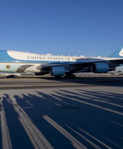 Budowa nowego Air Force One na rauszu? W kadłubie znaleziono butelki