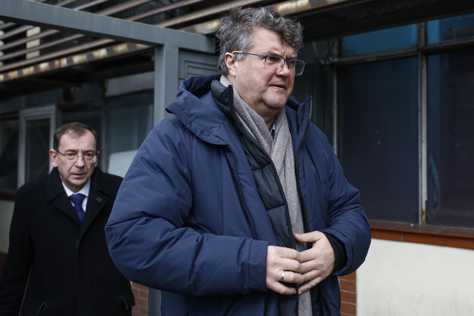 Mariusz Kamiński i Maciej Wąsik przy siedzibie PiS na ul. Nowogrodzkiej w Warszawie