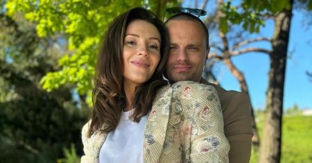 Ukochana Marcina Hakiela ODSŁANIA ciążowy brzuszek, pozując w windzie. Poród coraz bliżej? (FOTO)