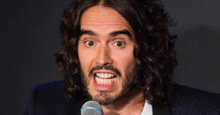 Russell Brand oskarżony przez cztery kobiety o BRUTALNY GWAŁT, napaść i znęcanie się! Były mąż Katy Perry zabrał już głos