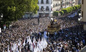 Wynajmują balkony za 9 tys. euro. Chcą oglądać spektakularne widowisko